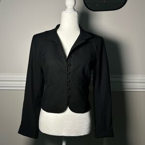 Black blazer w a collar and two pockets. Fits s/m #tailoredblazer Good condition